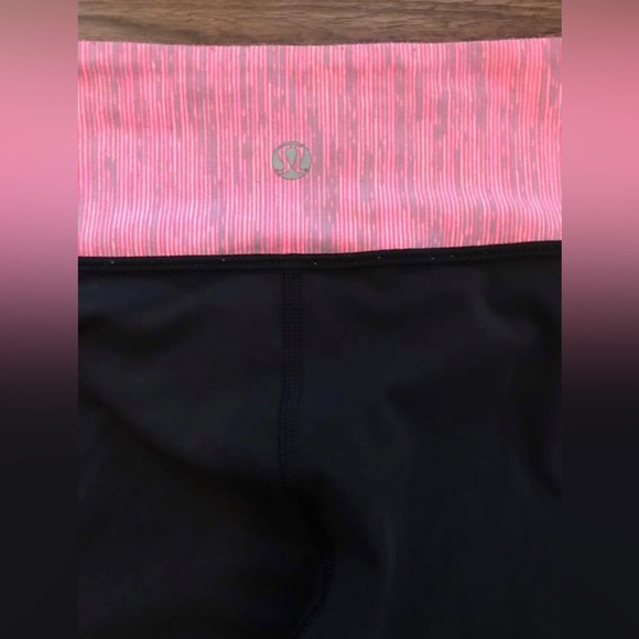 Lululemon Breathe Easy Crop Mesh / we are From Space size 6 - Picture 6 of 6